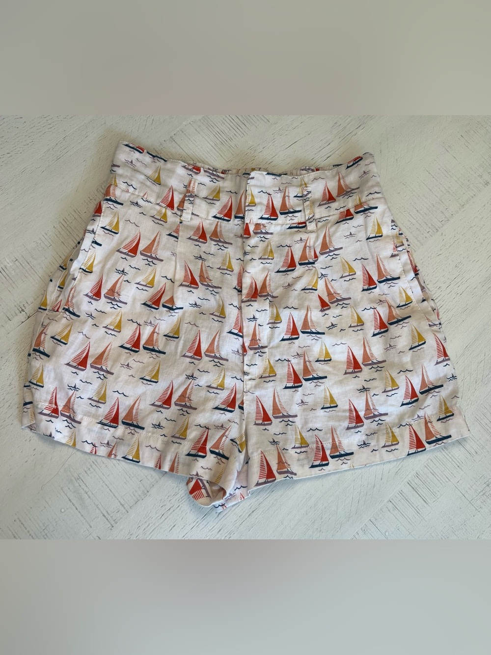 Cynthia Rowley White High-Waist Shorts with Red & Yellow Sailboat Print - Picture 1 of 3
